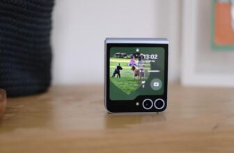 Samsung could lastly give the Galaxy Z Flip a bigger cowl display screen