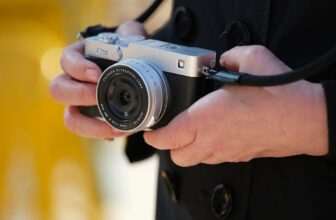 The Fujifilm X-E5 is mainly an interchangeable lens X100VI