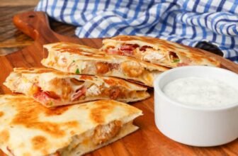 Hen Bacon Ranch Quesadilla – Barefeet within the Kitchen